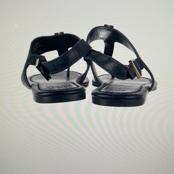 Tory Burch leather T-Strap Sandal’s.                   Navy - Picture 2 of 4